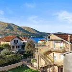 1 Bedroom In Grebaštica