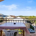 1 Bedroom In Grebaštica