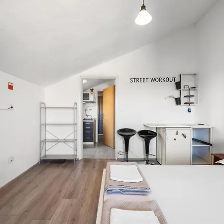 Lovely In With Wifi Apartment Grebastica